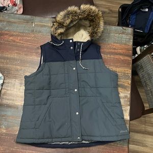 Eddie Bauer Women’s Vest with faux fur hood size XXL